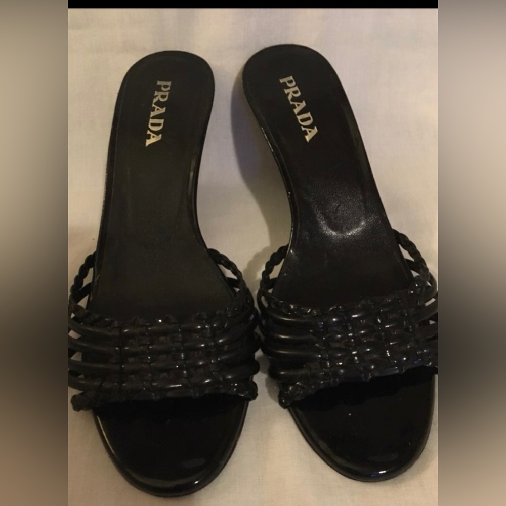 Vintage kitten Prada heels size 5.5 but will fit a 6